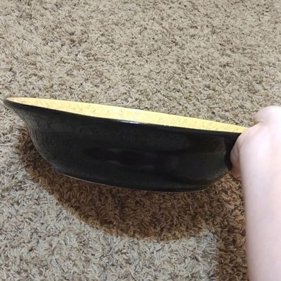 Certified International Betty Whiteaker Two Large Yellow Rim Christmas Plates - Picture 10 of 12